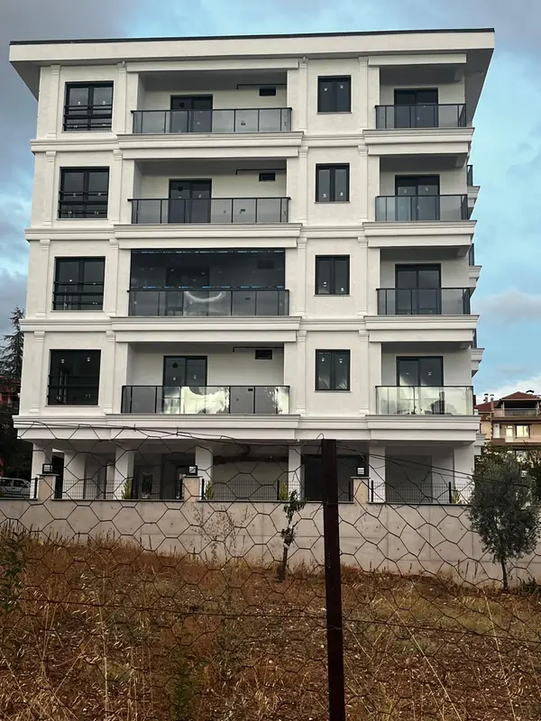 Can Apartmanı arka cephe, cam balkon korkulukları