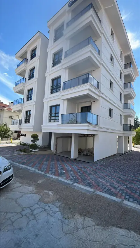 Tamamlanan Can Apartmanı, Uşak Cumhuriyet Mahallesi