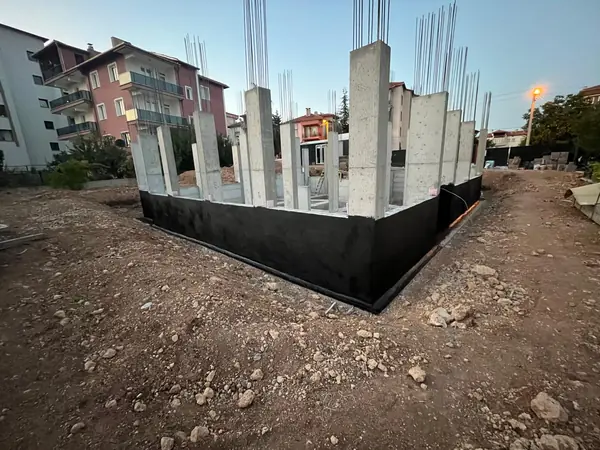 Can Apartmanı temel perde duvarlarında su yalıtımı uygulaması